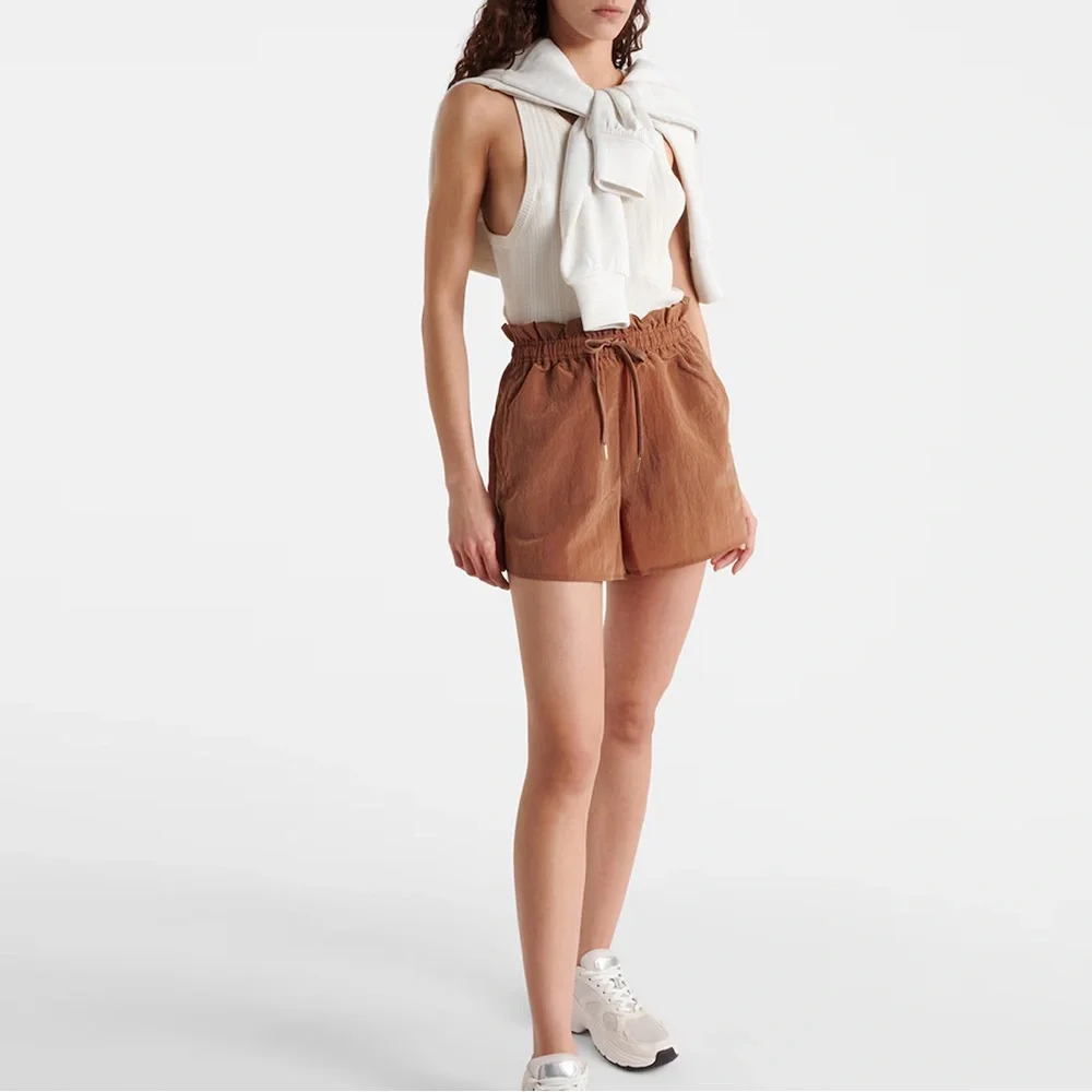 Varley Harmon high rise shorts - Picture 2 of 9